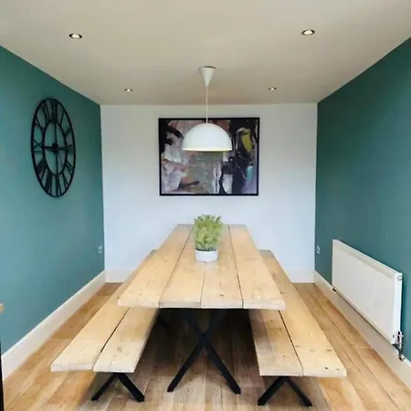 Semesterbostad Barn Near With Hot Tub - Perfect For Groups And Families York