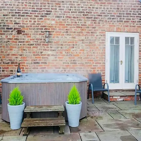 Barn Near With Hot Tub - Perfect For Groups And Families Semesterbostad *