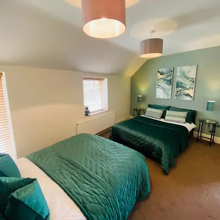 Barn Near With Hot Tub - Perfect For Groups And Families * York