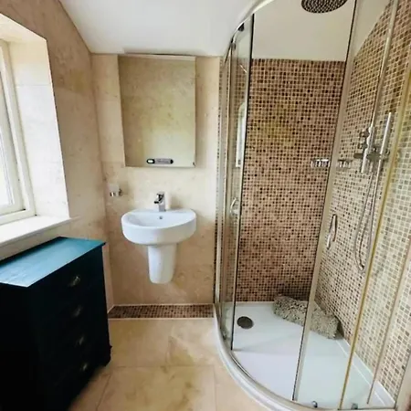 Barn Near With Hot Tub - Perfect For Groups And Families