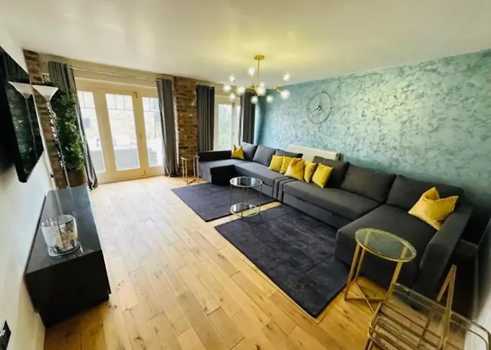Semesterbostad Barn Near With Hot Tub - Perfect For Groups And Families *