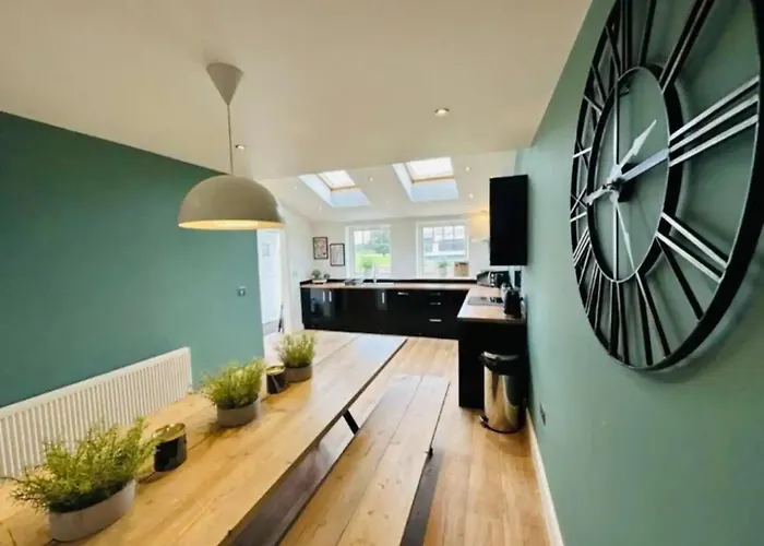 Semesterbostad Barn Near With Hot Tub - Perfect For Groups And Families *