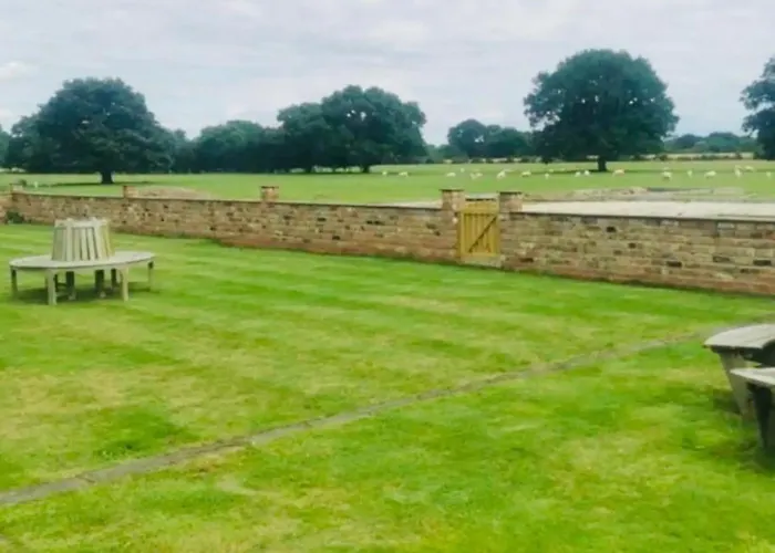 Semesterbostad Barn Near With Hot Tub - Perfect For Groups And Families