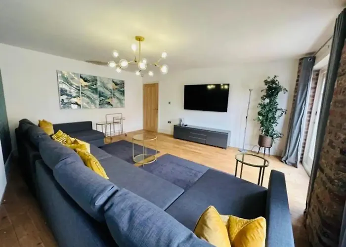 Barn Near With Hot Tub - Perfect For Groups And Families * York