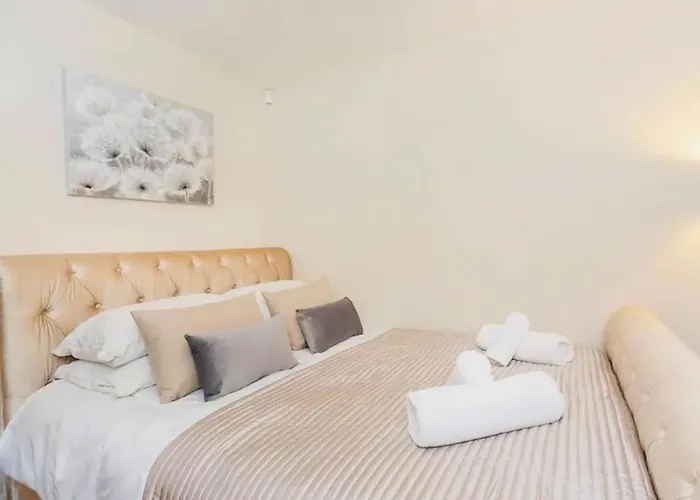 Barn Near With Hot Tub - Perfect For Groups And Families York