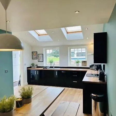 Barn Near With Hot Tub - Perfect For Groups And Families Feriehus York