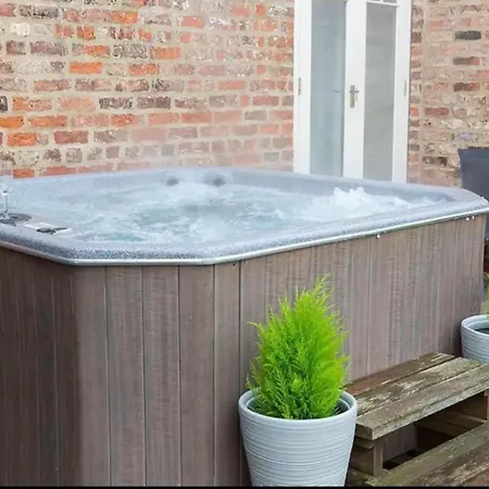 Barn Near With Hot Tub - Perfect For Groups And Families *