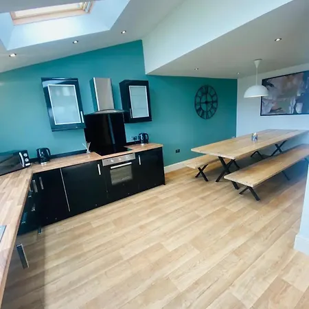 Barn Near With Hot Tub - Perfect For Groups And Families Feriehus